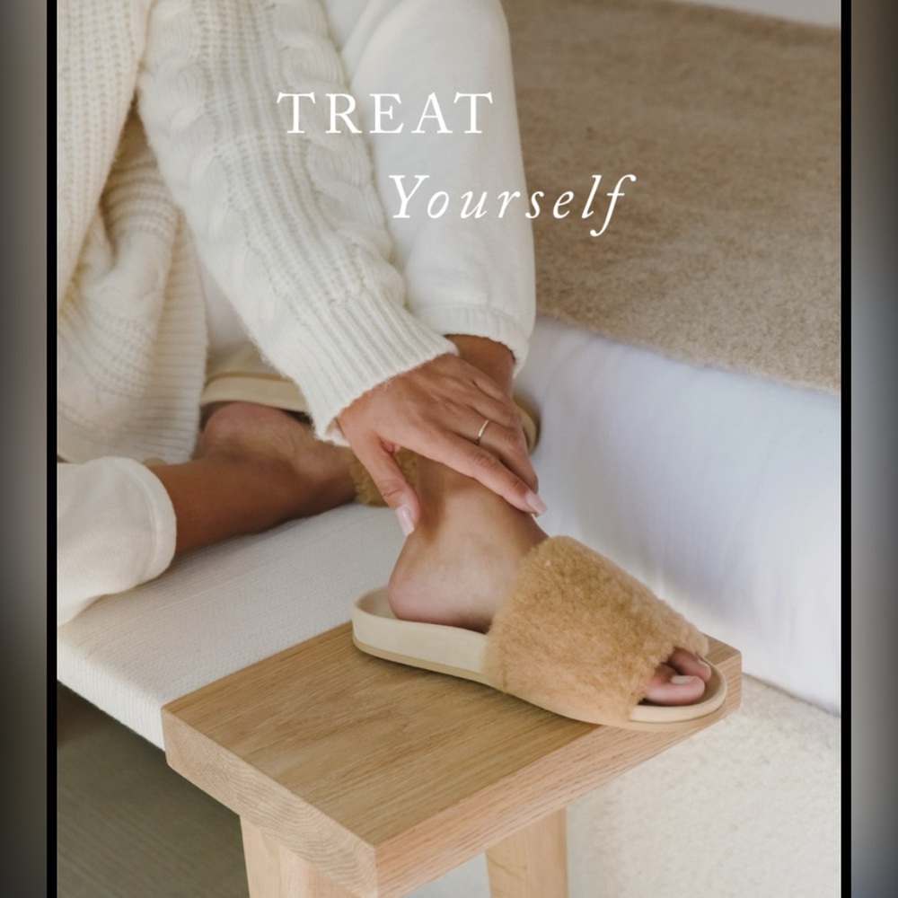 Jenni Kayne Shearling Slide Sandals Natural Size 6 $325 LIKE NEW - Picture 7 of 8